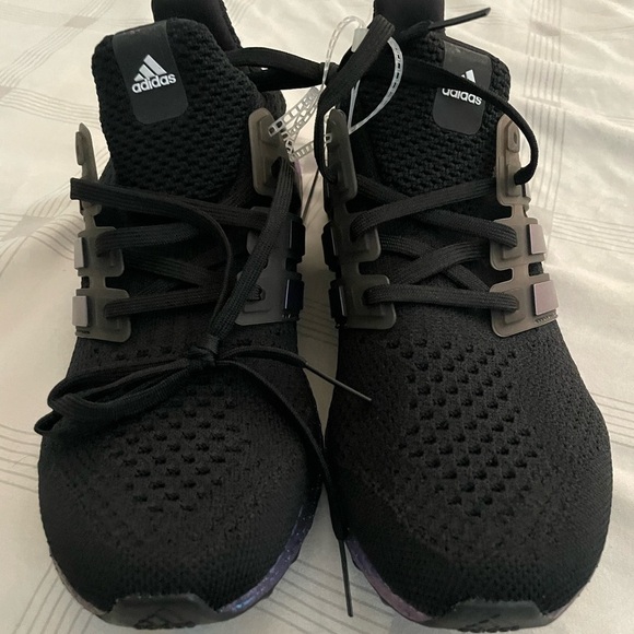 Adidas Ultraboost 5.0 DNA Size US 9 - Picture 1 of 5